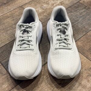 Brooks Off White Glycerin21 Running Shoes. EUC